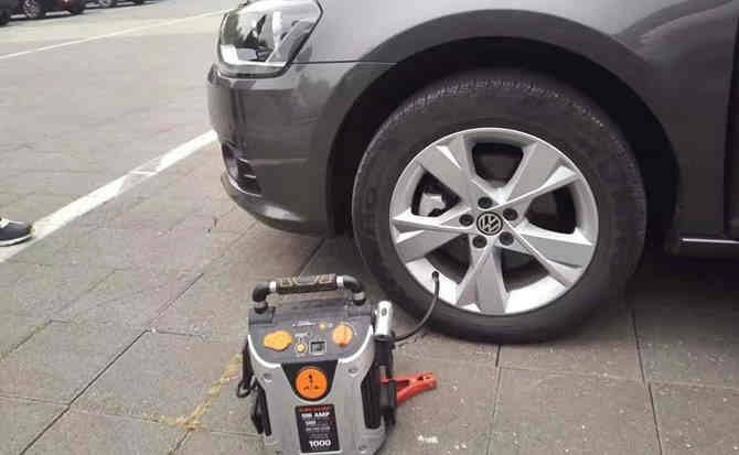 道县汽车搭电案例